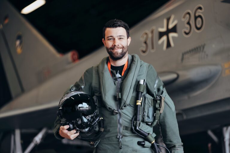 TaktLwg74_Germaine Nassal_Fying Display_051622BC0I7071