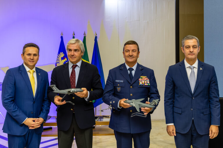 Portugal assina aditamento ao contrato existente para a aquisição da sexta aeronave KC-390 Millennium e a inclusão de dez novas opções de compra